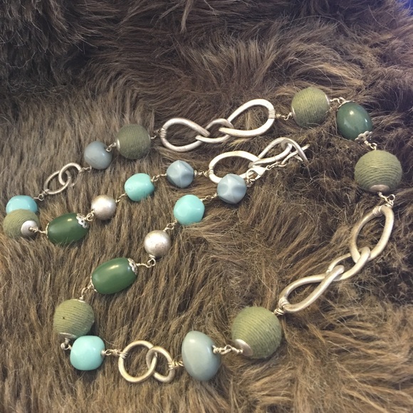 Vintage matte silver multi material bead necklace - Picture 8 of 8